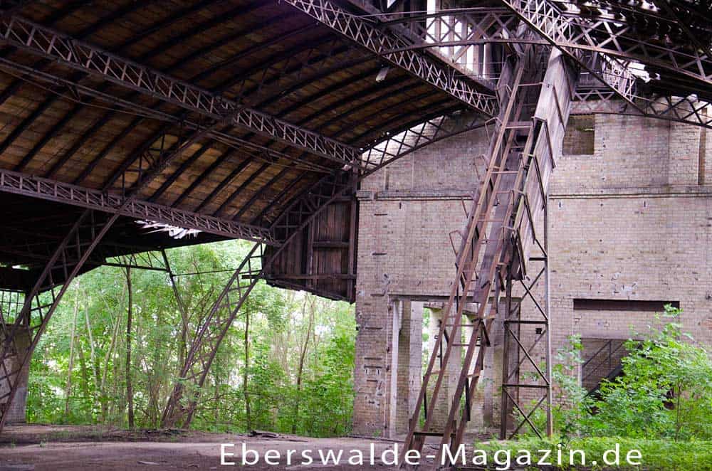Alte Borsighalle an der Papierfabrik als Lost Places in Eberswalde